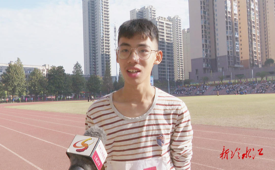 娄底幼儿师范学校举行第二十九届学生暨第三届教职工运动会2.jpg 娄底幼儿师范学校举行第二十九届学生暨第三届教职工运动会2.jpg