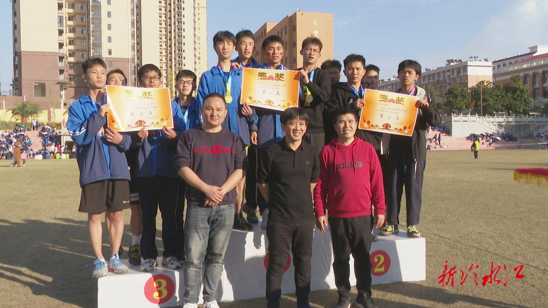 娄底幼儿师范学校举行第二十九届学生暨第三届教职工运动会3.jpg 娄底幼儿师范学校举行第二十九届学生暨第三届教职工运动会3.jpg