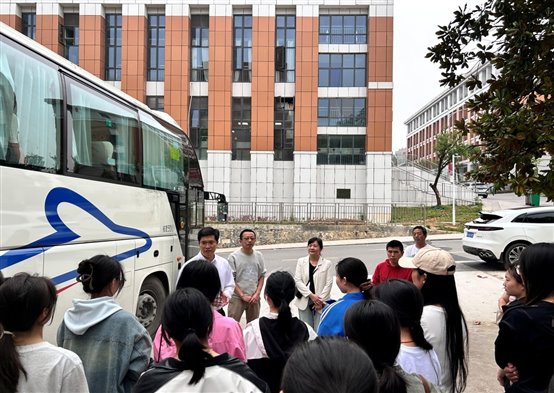 F:\就业照片\认识、跟岗实习照片\2024.4.13-5.31幼教550班跟岗实习\微信图片_20240414123229.jpg
