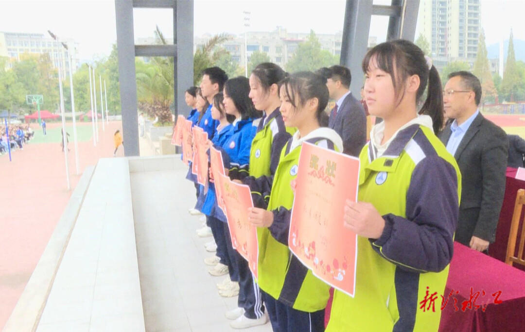 娄底幼儿师范学校举行秋季开学典礼2.jpg
