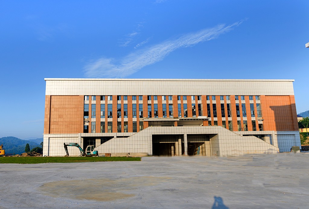 新区体育馆.jpg